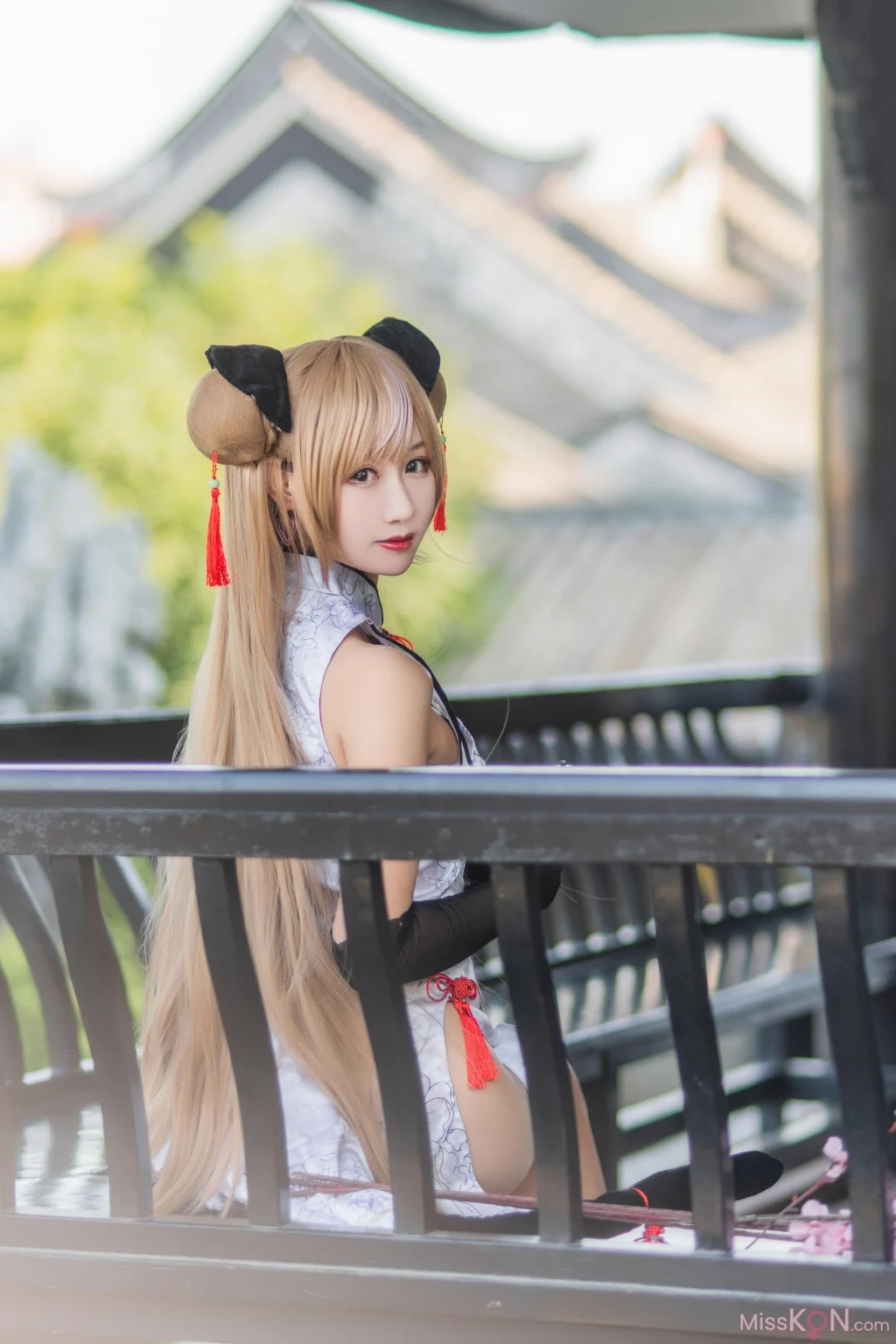 Coser@羽生三未: 少女前线 Mk23 蜂糖花 (18 photos) – Page 2