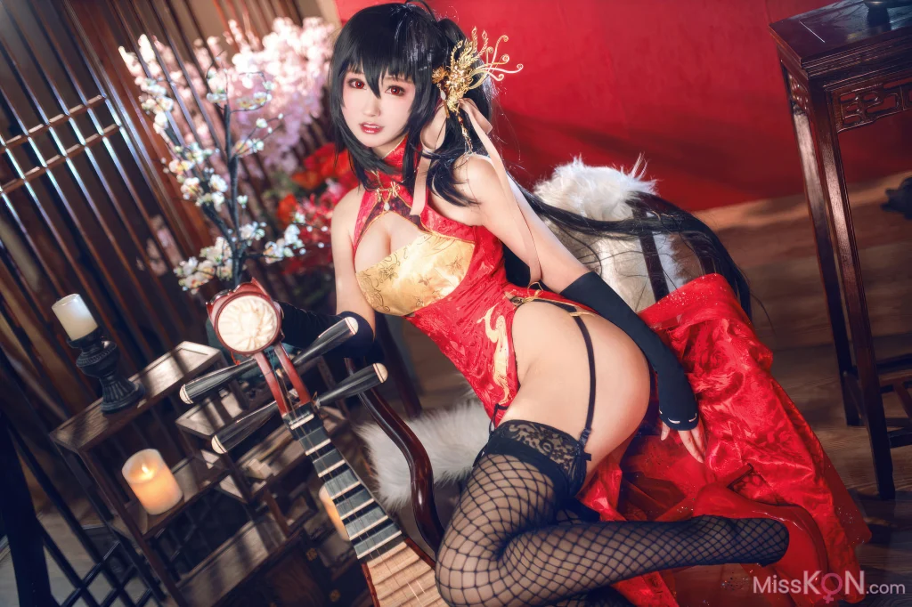 Coser@羽生三未: 碧蓝航线 大凤旗袍 (21 photos)
