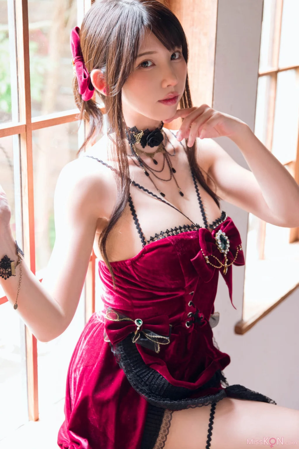 [JP] Enako (えなこ): 漫画アクションデジタル写真集 「姫様の秘め事」 (52 photos) – Page 2