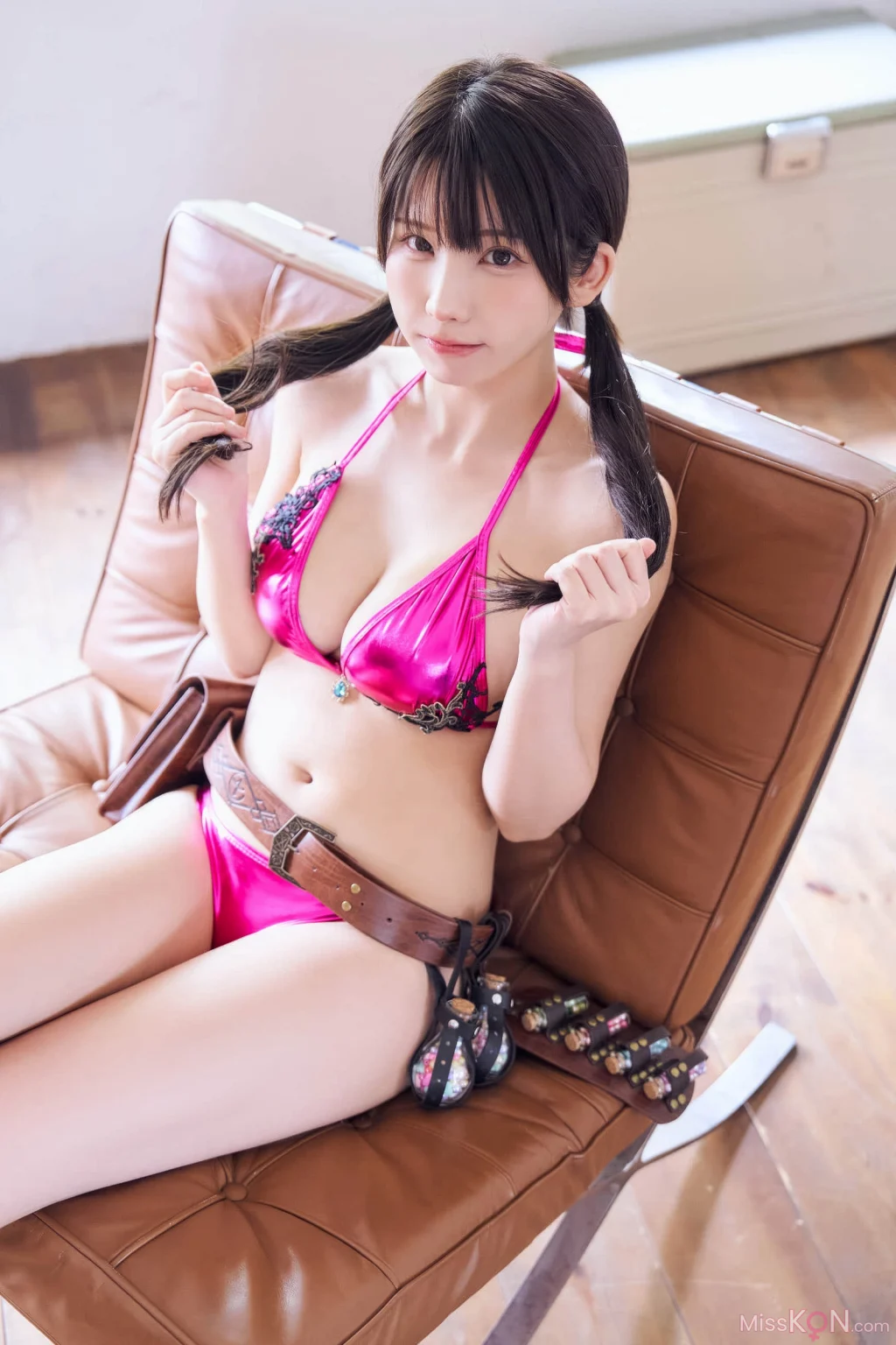 [JP] Enako (えなこ): 漫画アクションデジタル写真集 「姫様の秘め事」 (52 photos) – Page 2