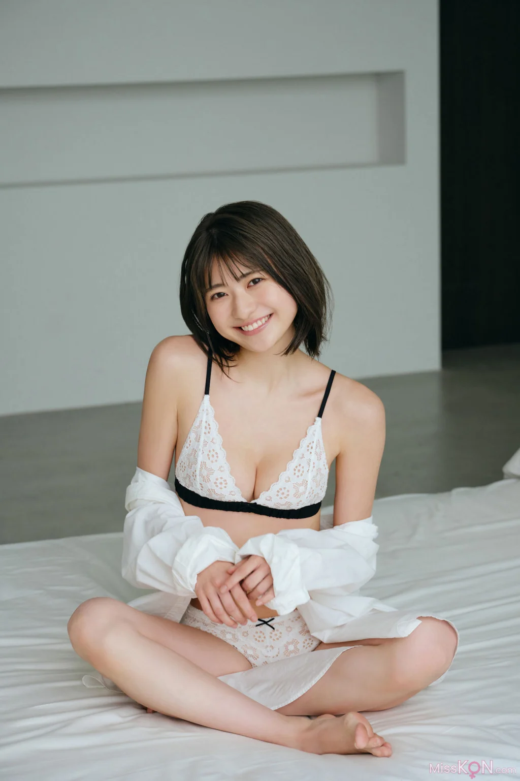 [JP] Minami Yamada (山田南実): FRIDAYデジタル写真集 「もう大人だから」100ページ決定版 (125 photos) – Page 2
