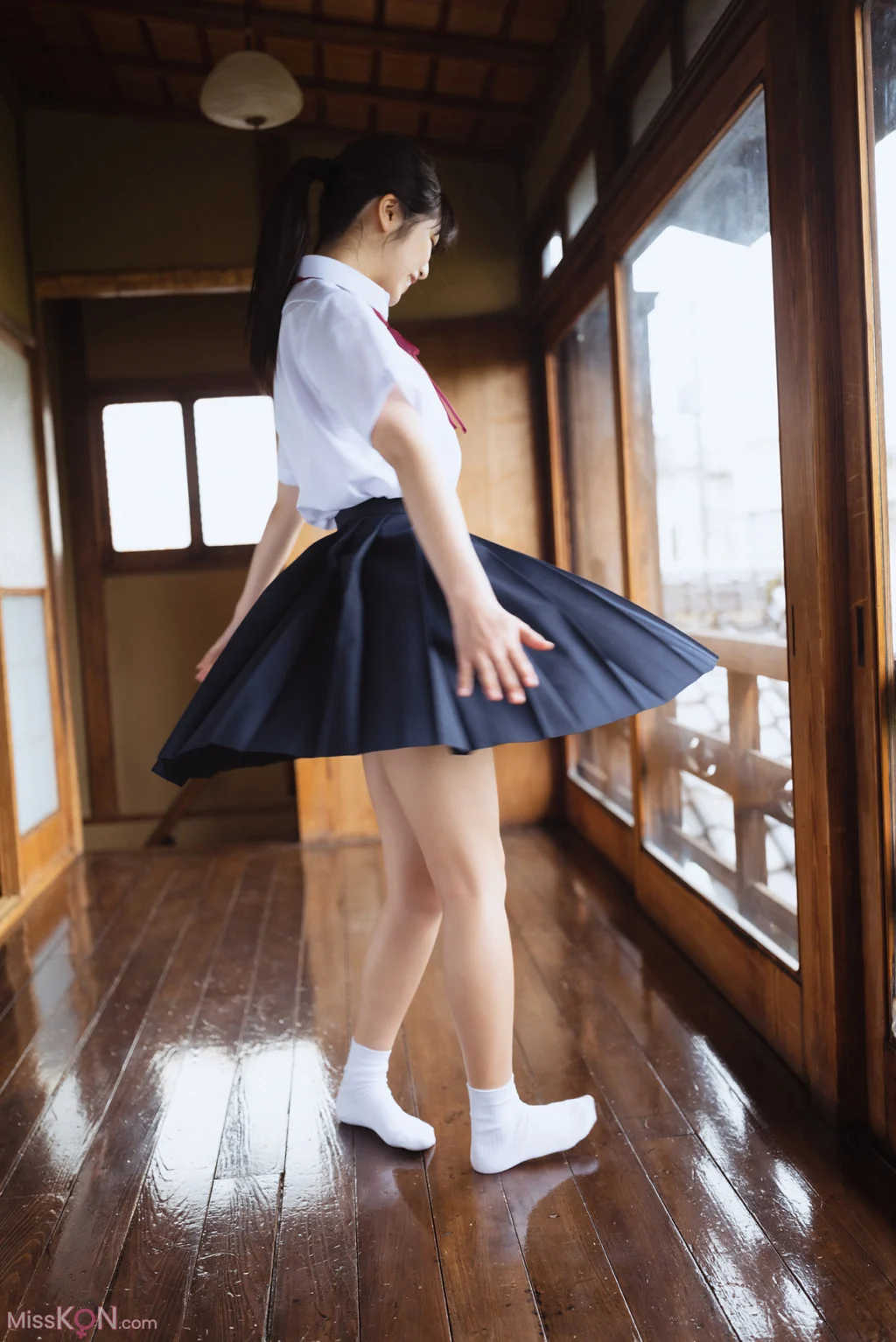 [JP] Rio Yoshida (吉田莉桜): Platinum FLASHデジタル写真集 移ろいゆくは、花の如し (96 photos)