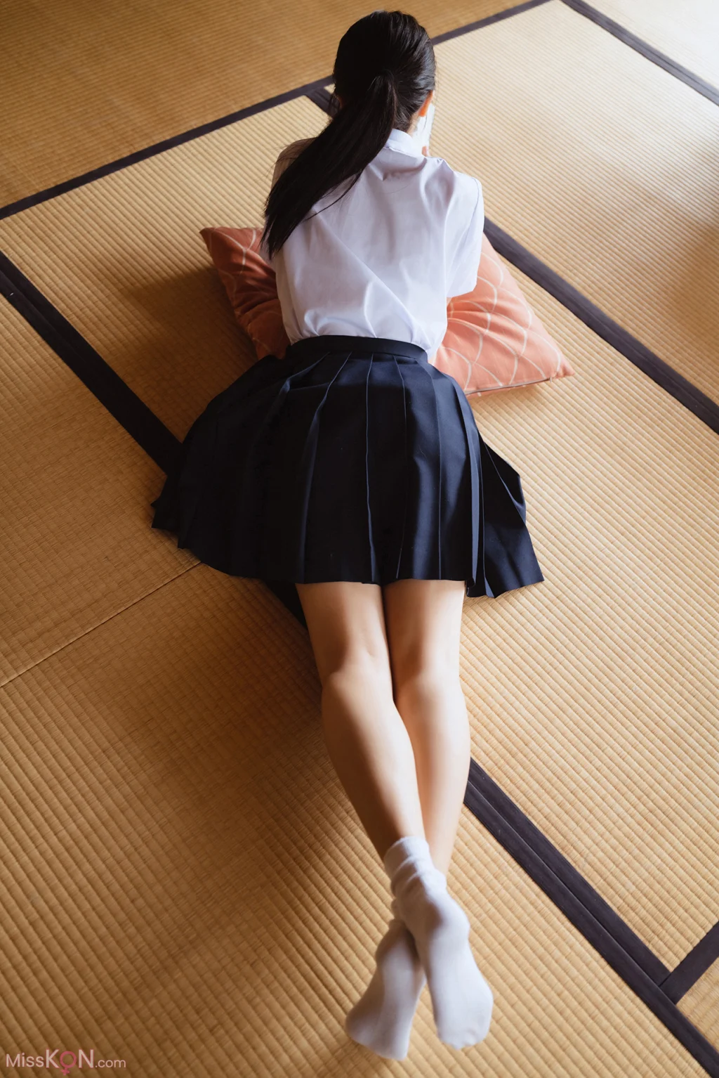 [JP] Rio Yoshida (吉田莉桜): Platinum FLASHデジタル写真集 移ろいゆくは、花の如し (96 photos)
