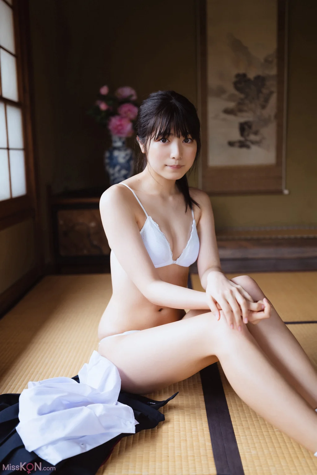 [JP] Rio Yoshida (吉田莉桜): Platinum FLASHデジタル写真集 移ろいゆくは、花の如し (96 photos)