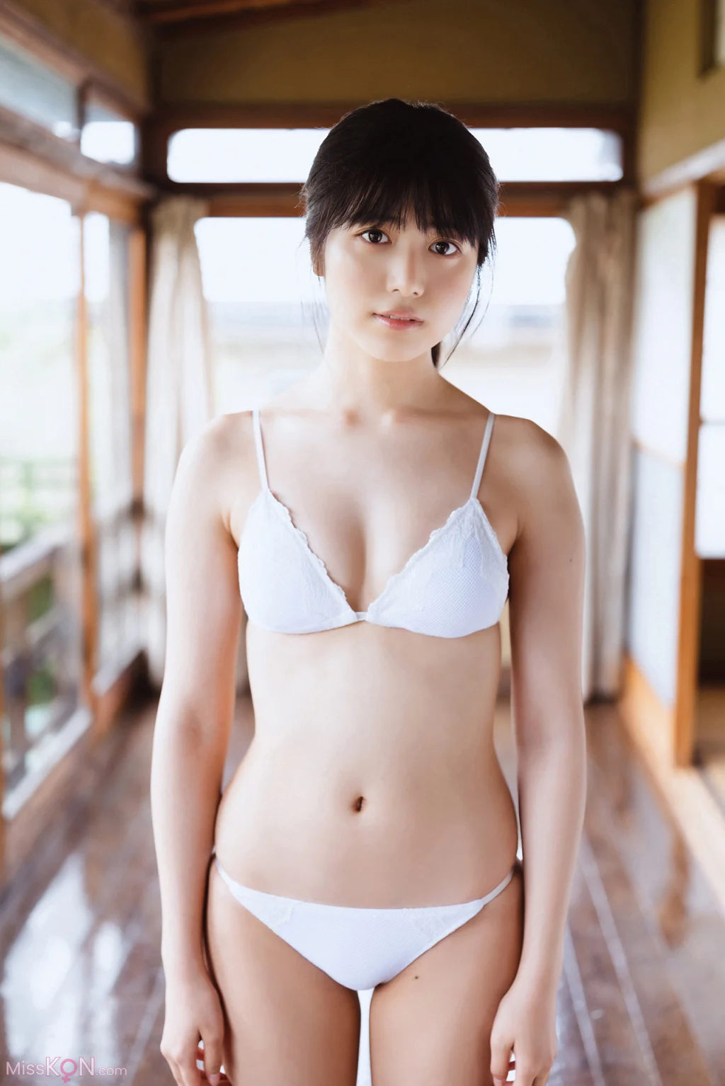 [JP] Rio Yoshida (吉田莉桜): Platinum FLASHデジタル写真集 移ろいゆくは、花の如し (96 photos) – Page 2