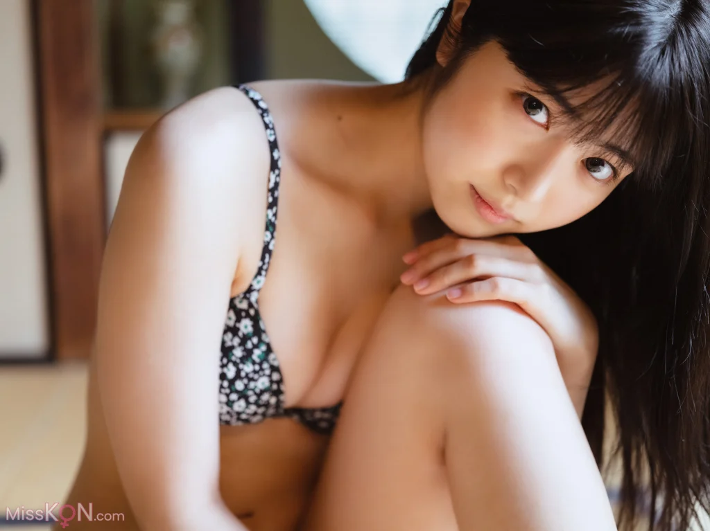[JP] Rio Yoshida (吉田莉桜): Platinum FLASHデジタル写真集 移ろいゆくは、花の如し (96 photos) – Page 2