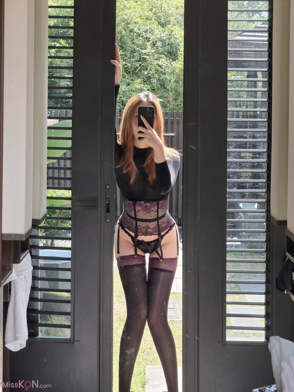 [OtherXXX] Tatatheslut: 长腿福利姬户外露出福利 (124 photos + 16 videos)