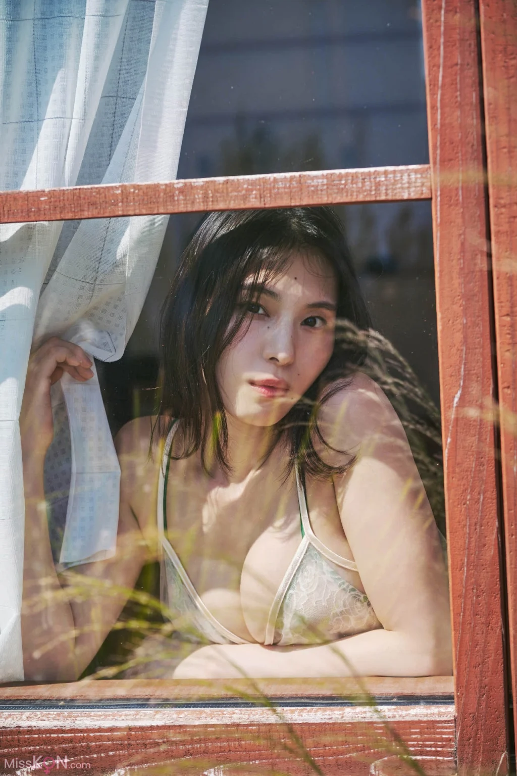 [JP] Iori Sagara (相樂伊織): FLASHデジタル写真集 交わる体温 (64 photos)