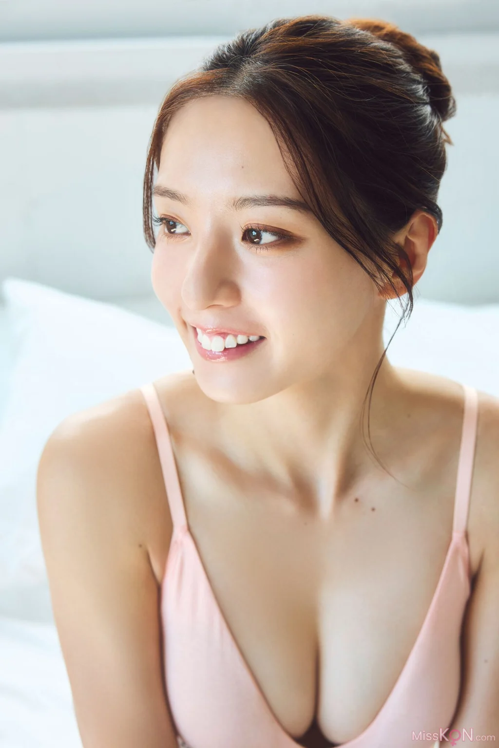 [JP] Kanon Miyahara (宮原華音): 〈Part2〉 戦う女グラフィティ ヤンマガデジタル写真集 (39 photos)