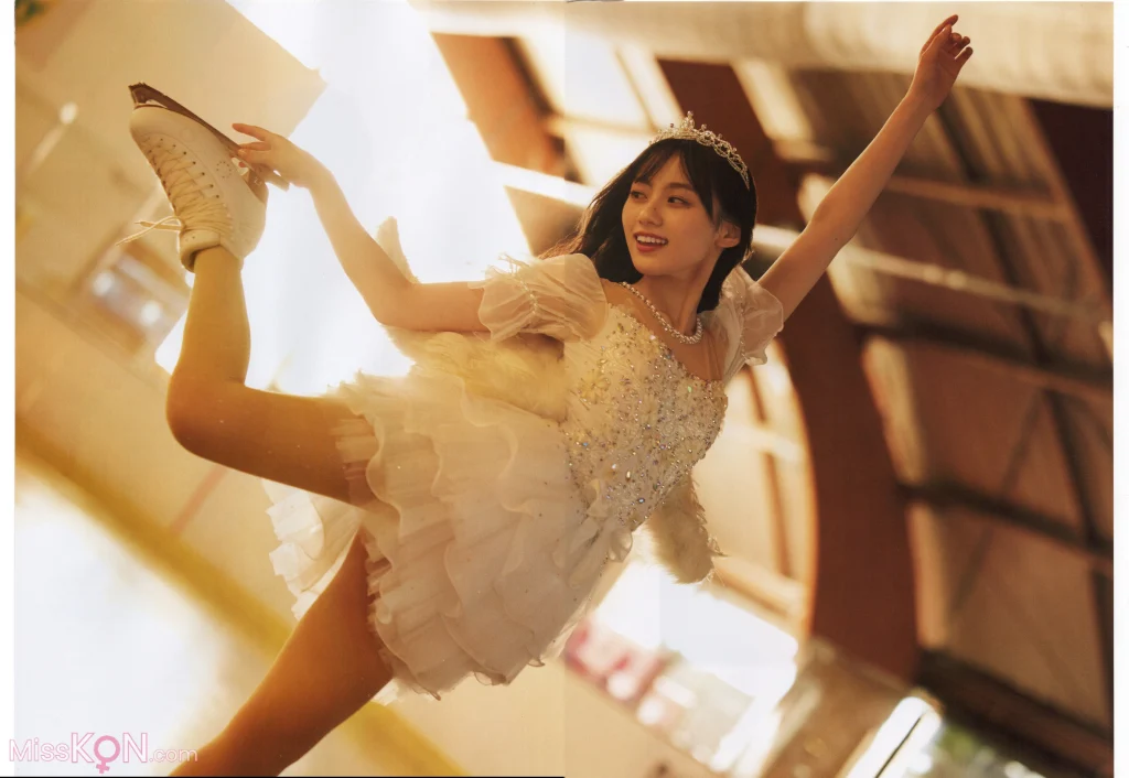 [JP] Nagi Inoue (井上和): 乃木坂46川﨑桜 1st写真集『エチュード』 (159 photos)