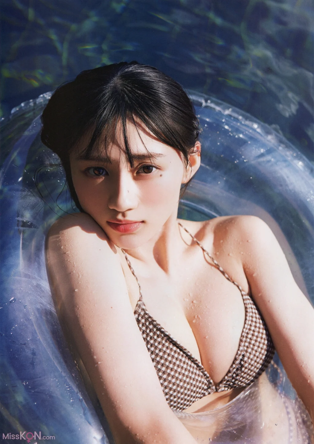 [JP] Nagi Inoue (井上和): 乃木坂46川﨑桜 1st写真集『エチュード』 (159 photos) – Page 2