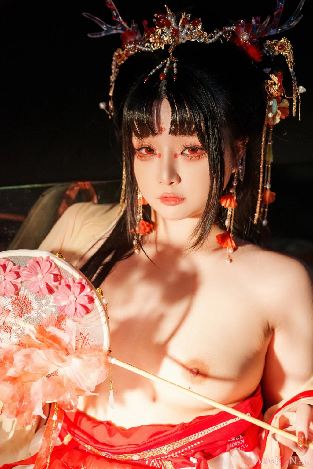 Coser@落落Raku: 赤龍姬 (59 photos + 1 video)