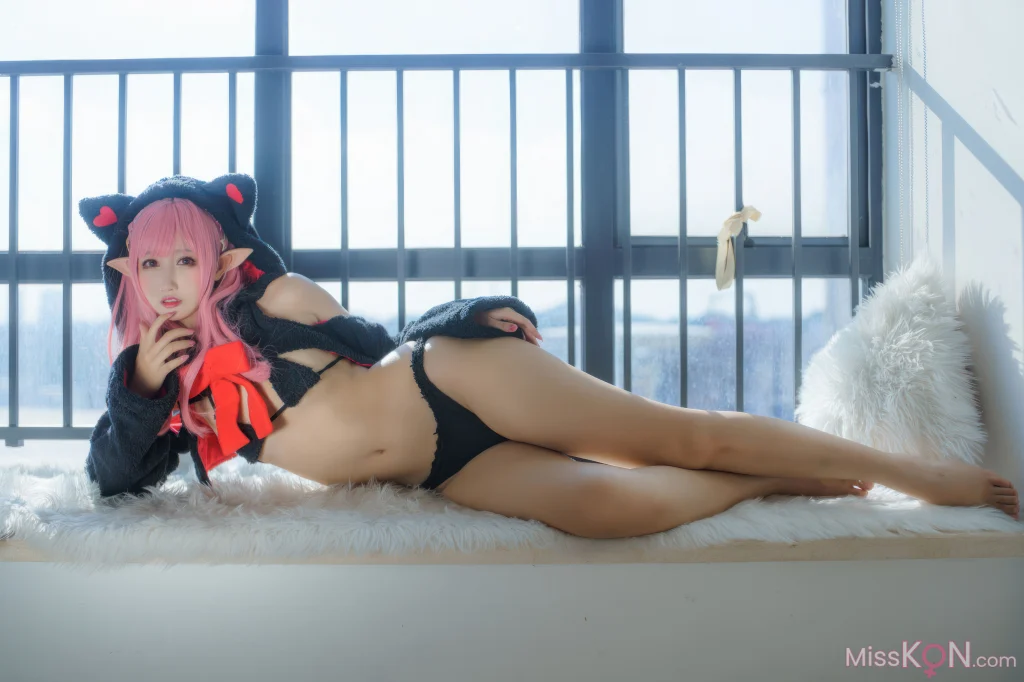 Coser@羽生三未: 礼物猫 (26 photos)