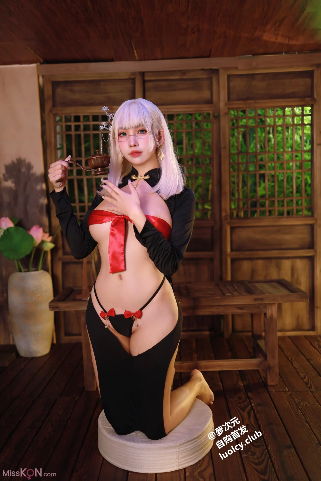 Coser@慕慕Momo: 深夜慾茶室 誘人掌櫃 (53 photos + 1 video)