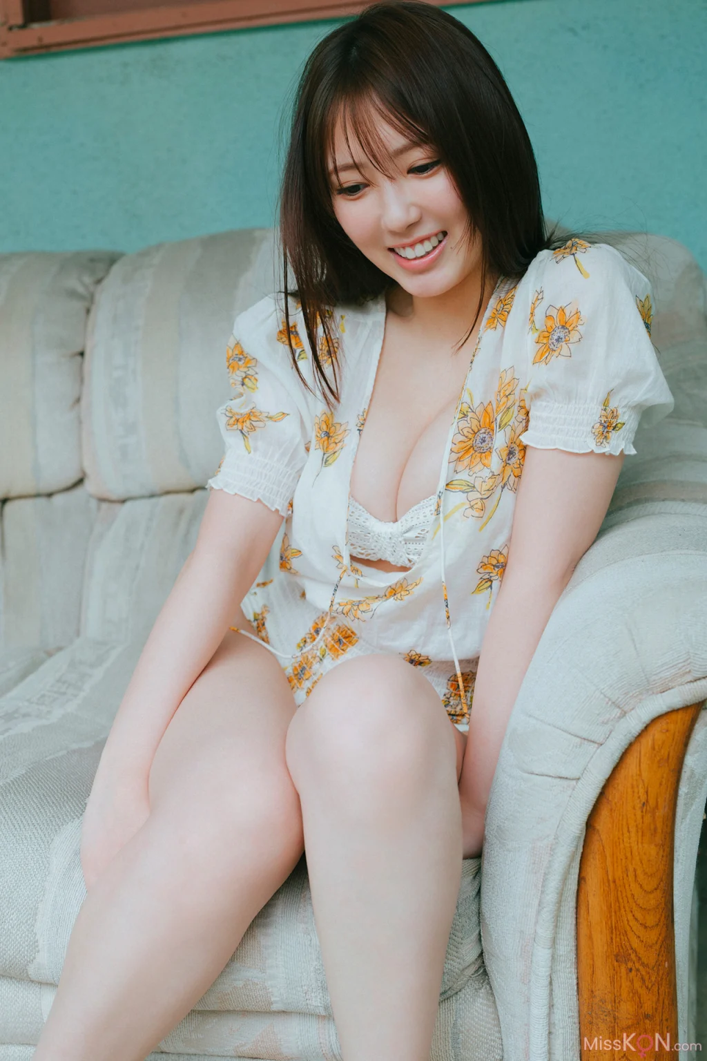 [JP] Sawaguchi Aika (沢口愛華): FLASHデジタル写真集 Innocent White (81 photos)