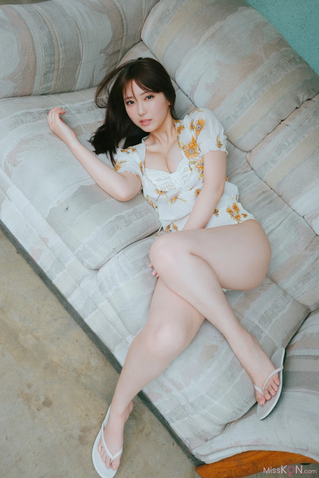 [JP] Sawaguchi Aika (沢口愛華): FLASHデジタル写真集 Innocent White (81 photos)