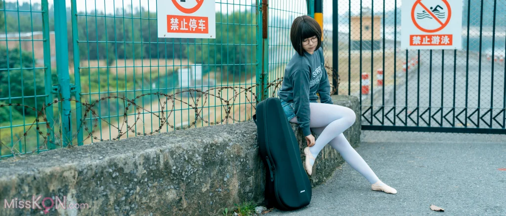 Coser@叫兽: 蘑菇头 吉他妹妹 (35 photos)