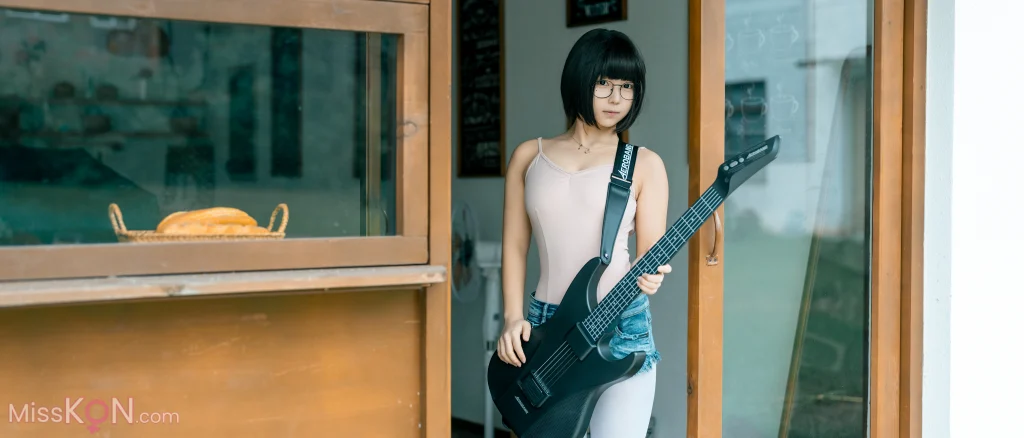 Coser@叫兽: 蘑菇头 吉他妹妹 (35 photos) – Page 2