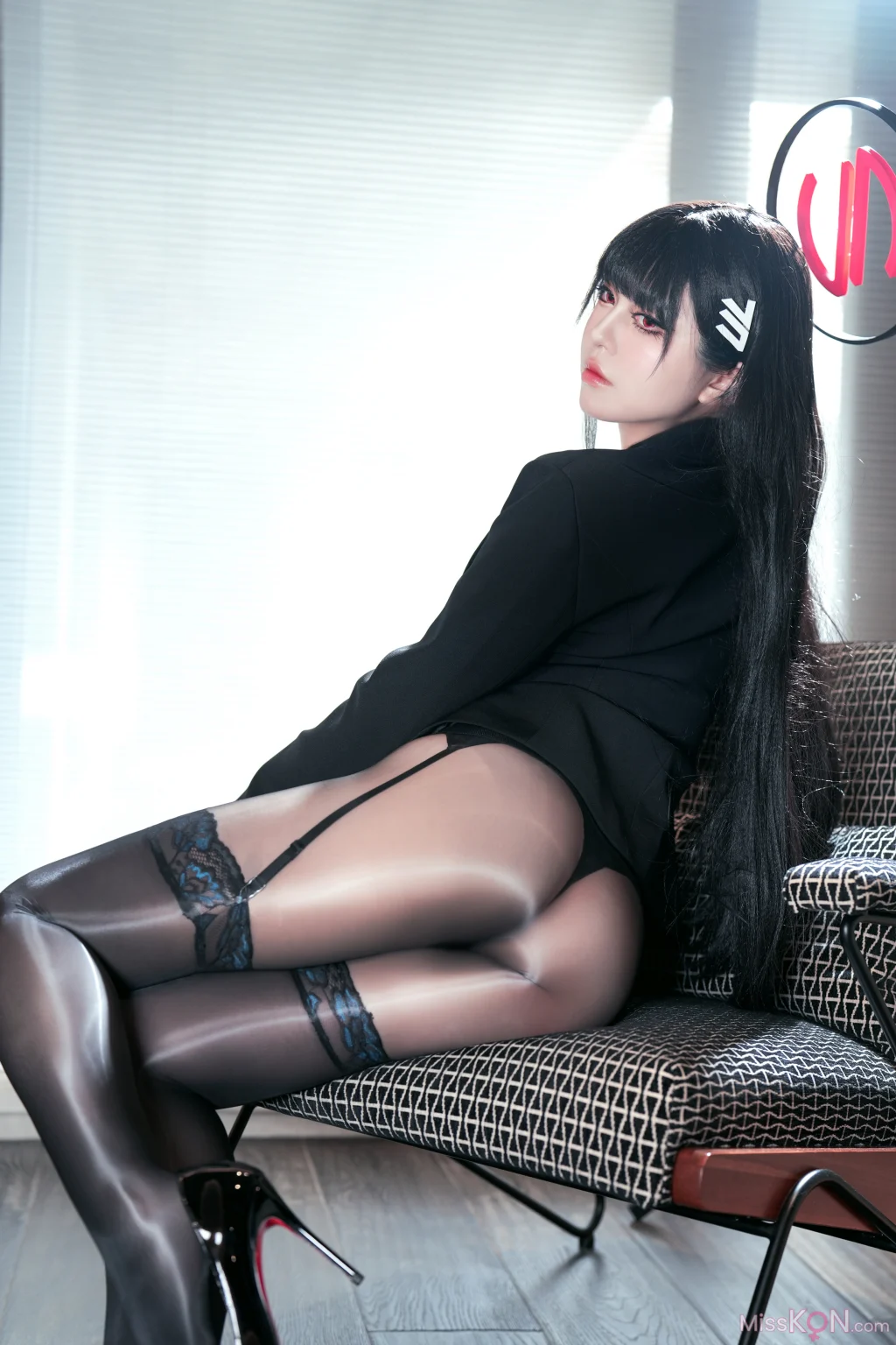 Coser@半半子: 蔚蓝档案 调月莉音 内衣OL (41 photos + 3 videos)