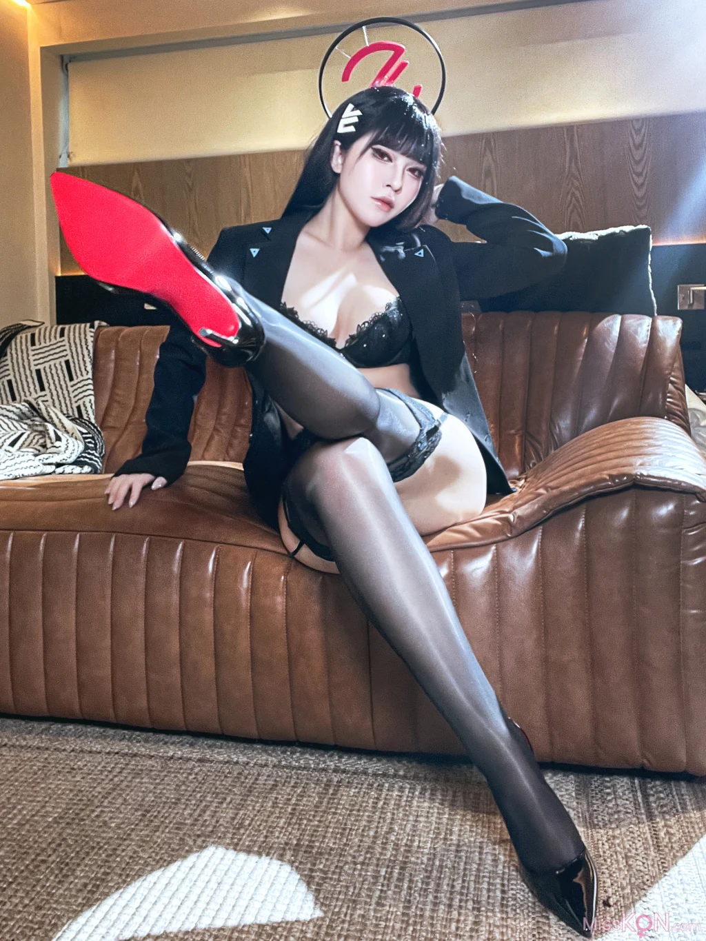 Coser@半半子: 蔚蓝档案 调月莉音 内衣OL (41 photos + 3 videos) – Page 2