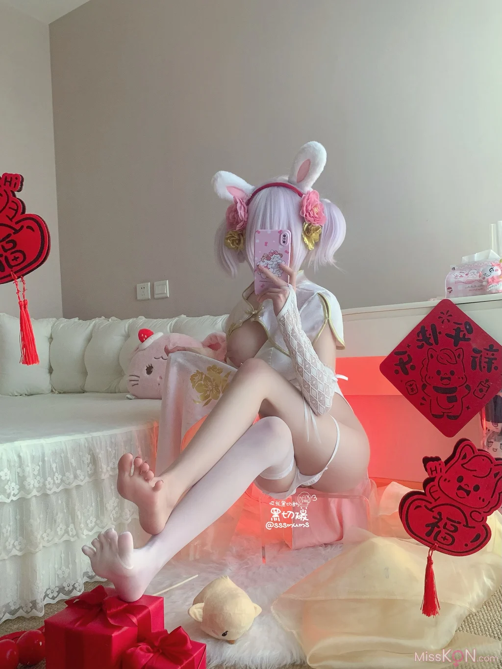Coser@哎我黑切讷: 碧蓝航线拉菲新春旗袍五指袜 (38 photos + 3 videos)