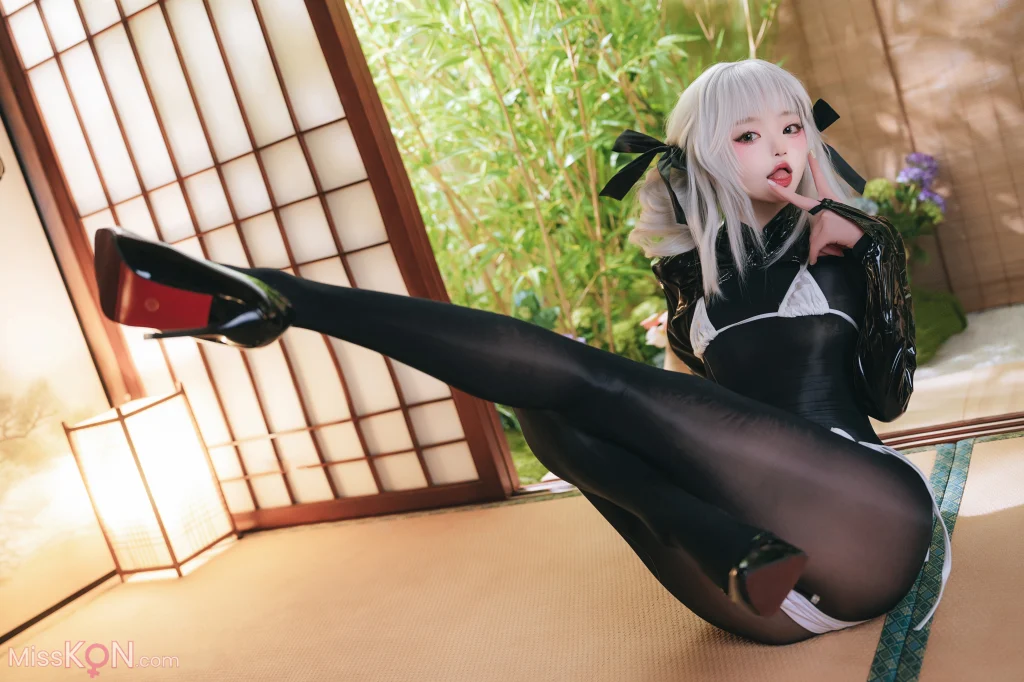Coser@Irisuare(愛莉): Nikke White Rabbit (17 photos)