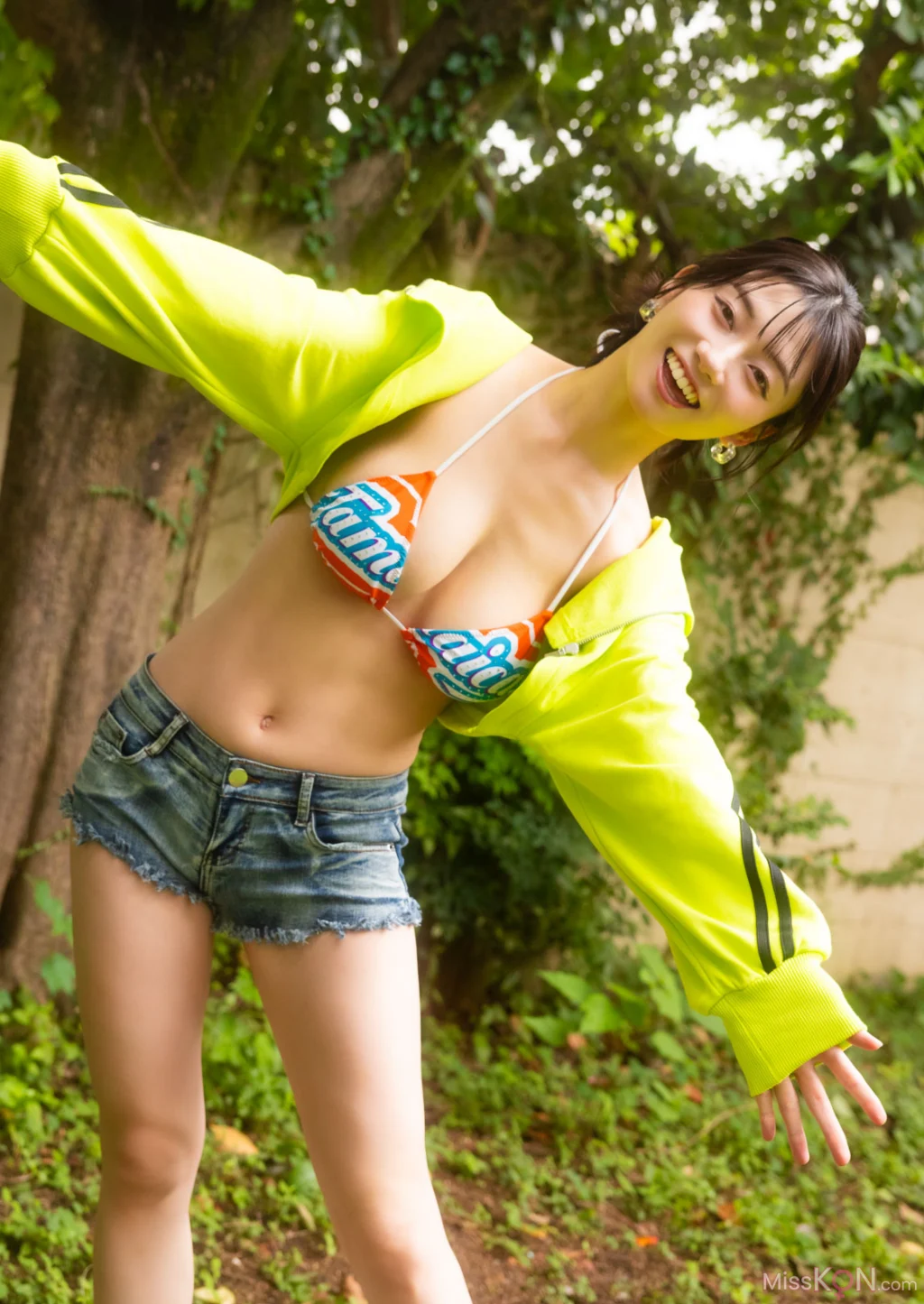 [JP] Kanna Seto (瀬戸環奈): デジタル写真集『キラキラ』 (106 photos) – Page 2