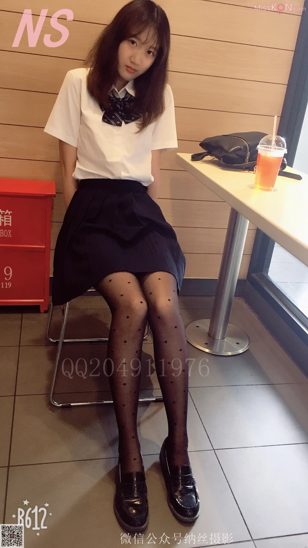 [NS纳丝摄影] No.070: 雯雯 OL黑色圆点丝袜 (36 photos + 1 video)