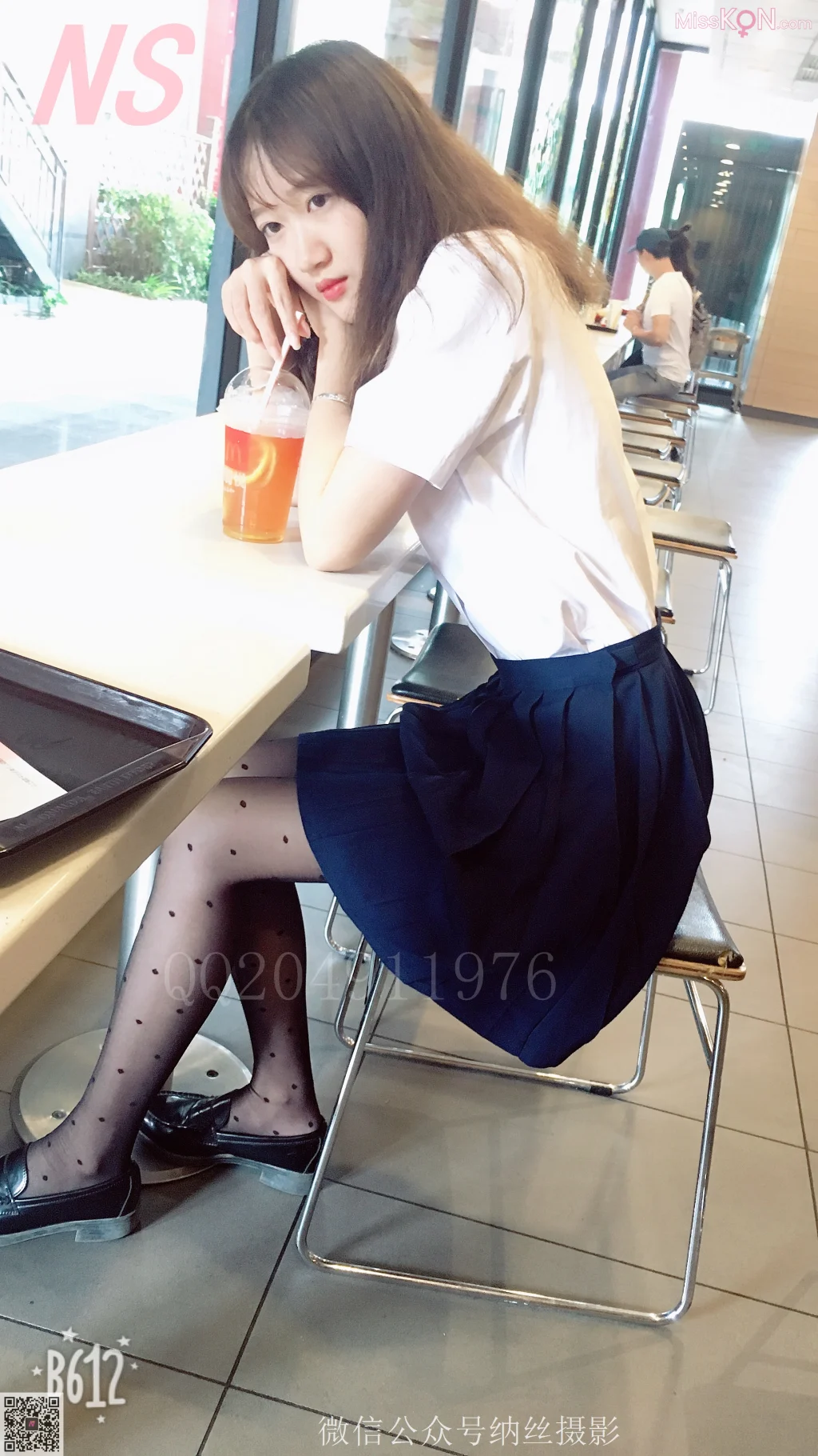 [NS纳丝摄影] No.070: 雯雯 OL黑色圆点丝袜 (36 photos + 1 video)