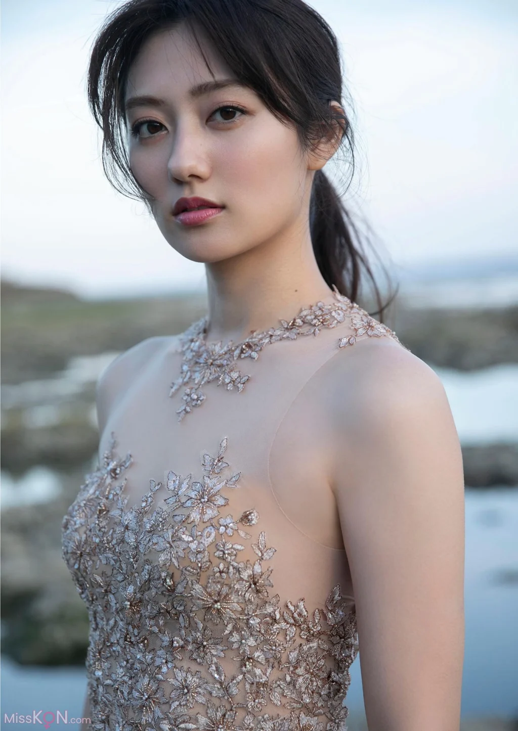 [JP] Okuyama Kazusa (奥山かずさ): Brilliant Body スピサン グラビアフォトブック (38 photos)
