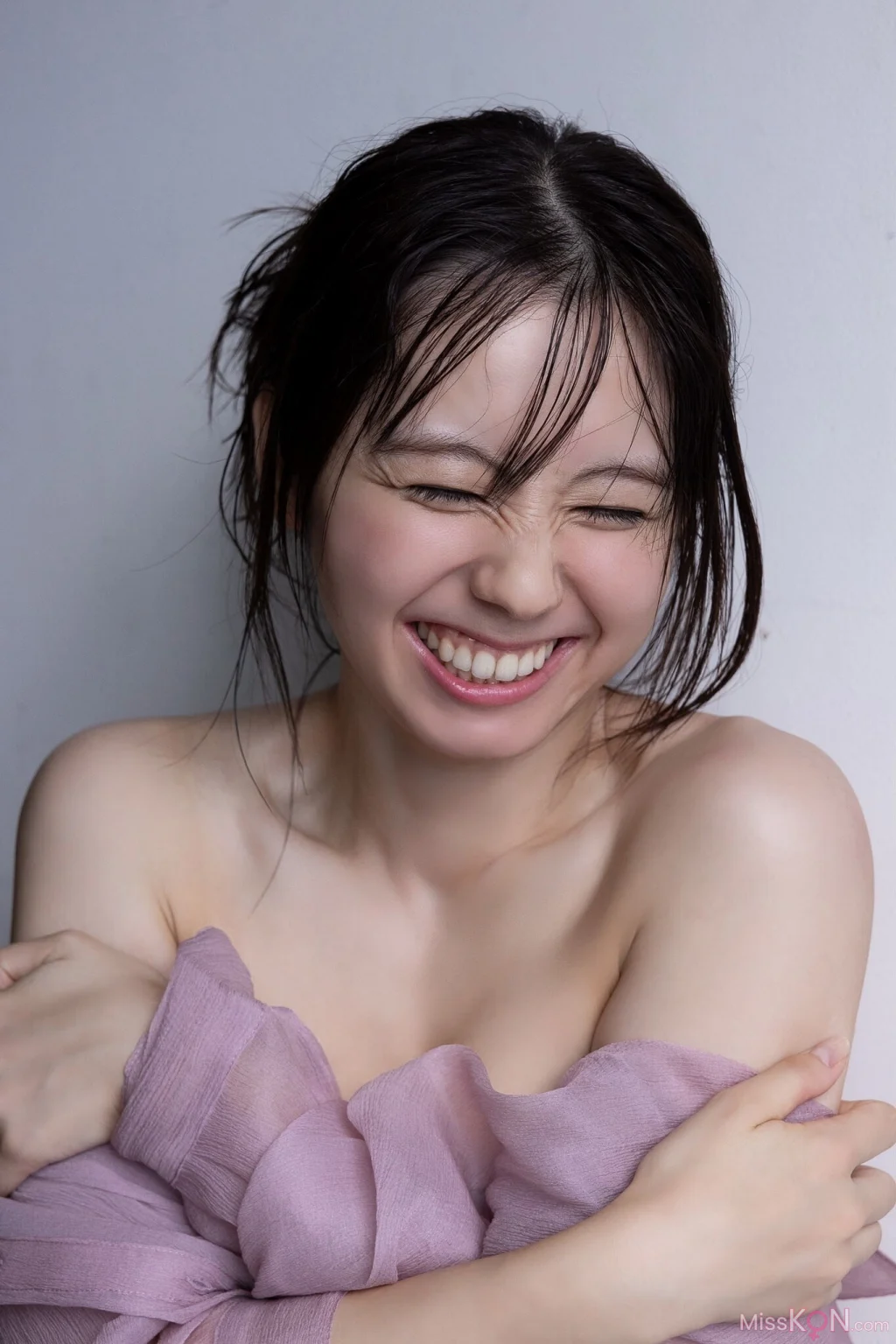 [JP] Rina Koike (小池里奈): 「変わらない愛らしさ」ＳＰＡ！グラビアン魂デジタル写真集 (ＳＰＡ！ＢＯＯＫＳ) (63 photos)