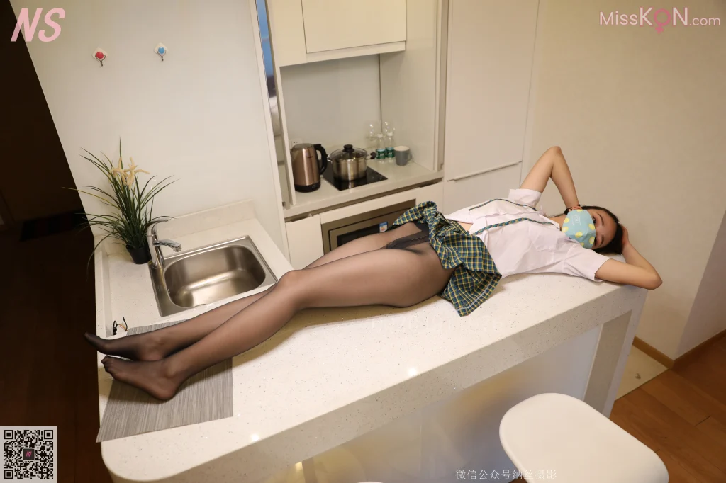[NS纳丝摄影] No.074: 丝丝 秀色可餐的黑丝 (42 photos) – Page 2