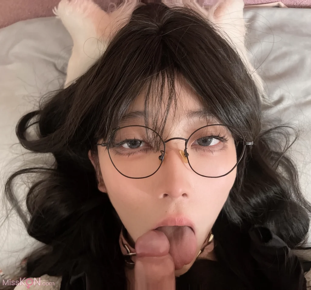 [OtherXXX] 虎皮折耳猫: 极品白虎骚萝莉 (28 photos + 17 videos)