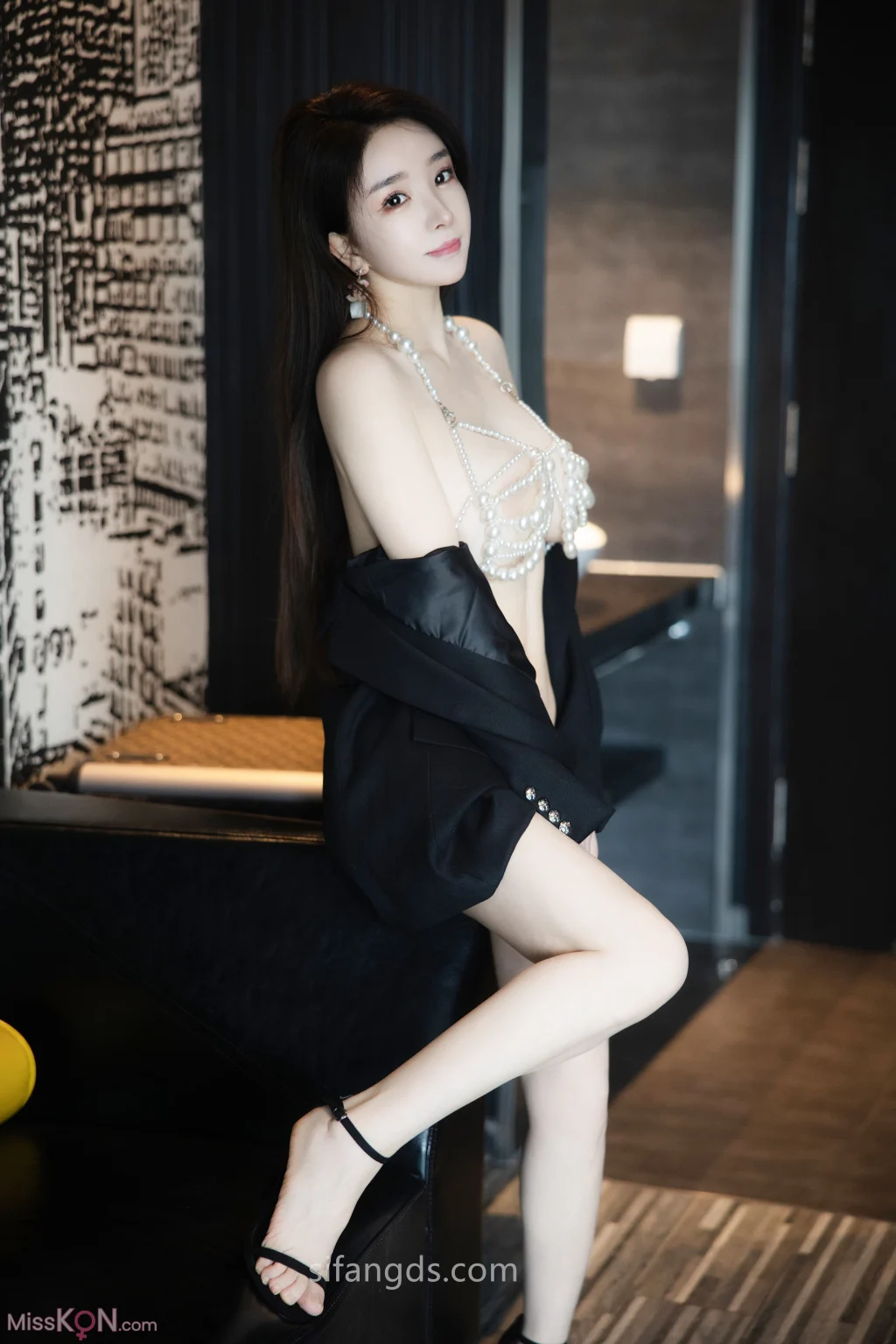 [XR Uncensored] 雨儿酱eve: R18 秀人网模特 内購私拍 珍珠情趣 (115 photos + 2 videos)