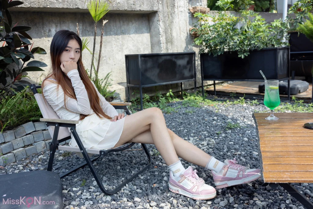 [她们印象] No.054: 冰冰 (318 photos + 1 video)