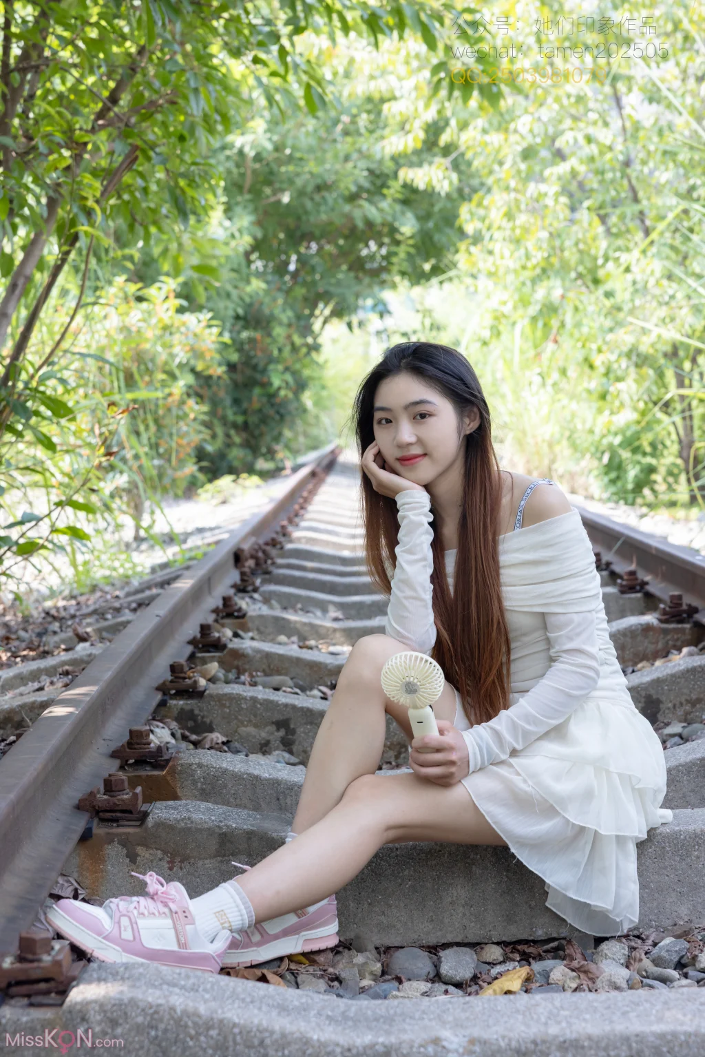 [她们印象] No.054: 冰冰 (318 photos + 1 video)