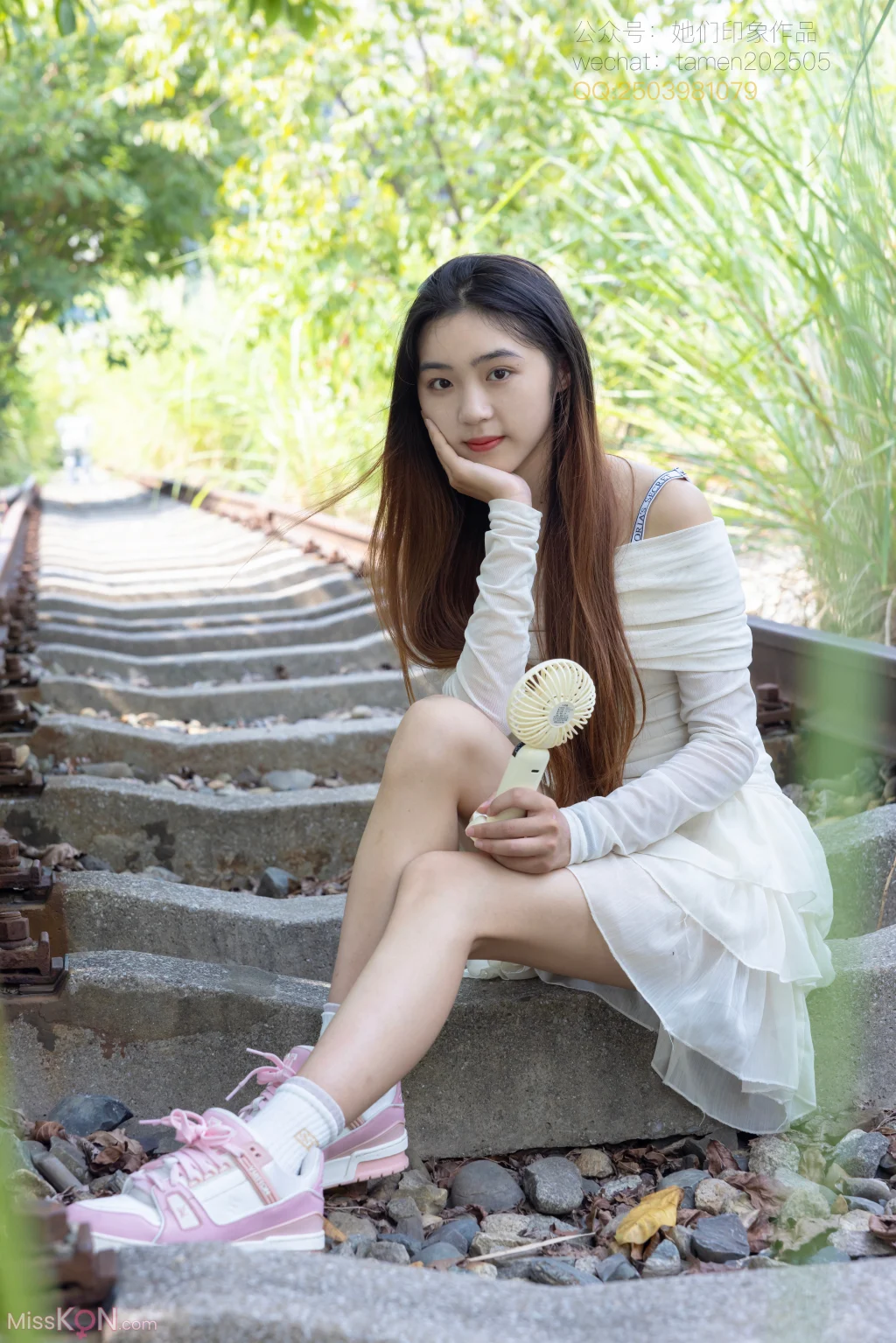 [她们印象] No.054: 冰冰 (318 photos + 1 video)