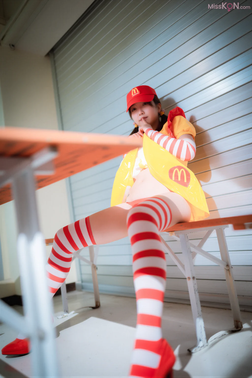 [AI Enhanced] DJAWA Photo: Son Ye-Eun (손예은) – McDonald’s Girl (70 photos)