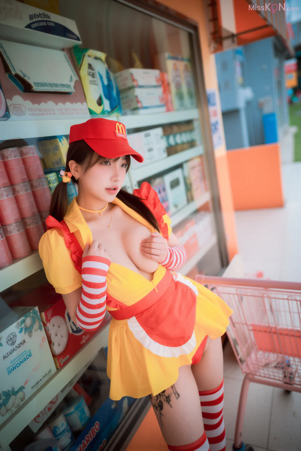[AI Enhanced] DJAWA Photo: Son Ye-Eun (손예은) – McDonald’s Girl (70 photos)