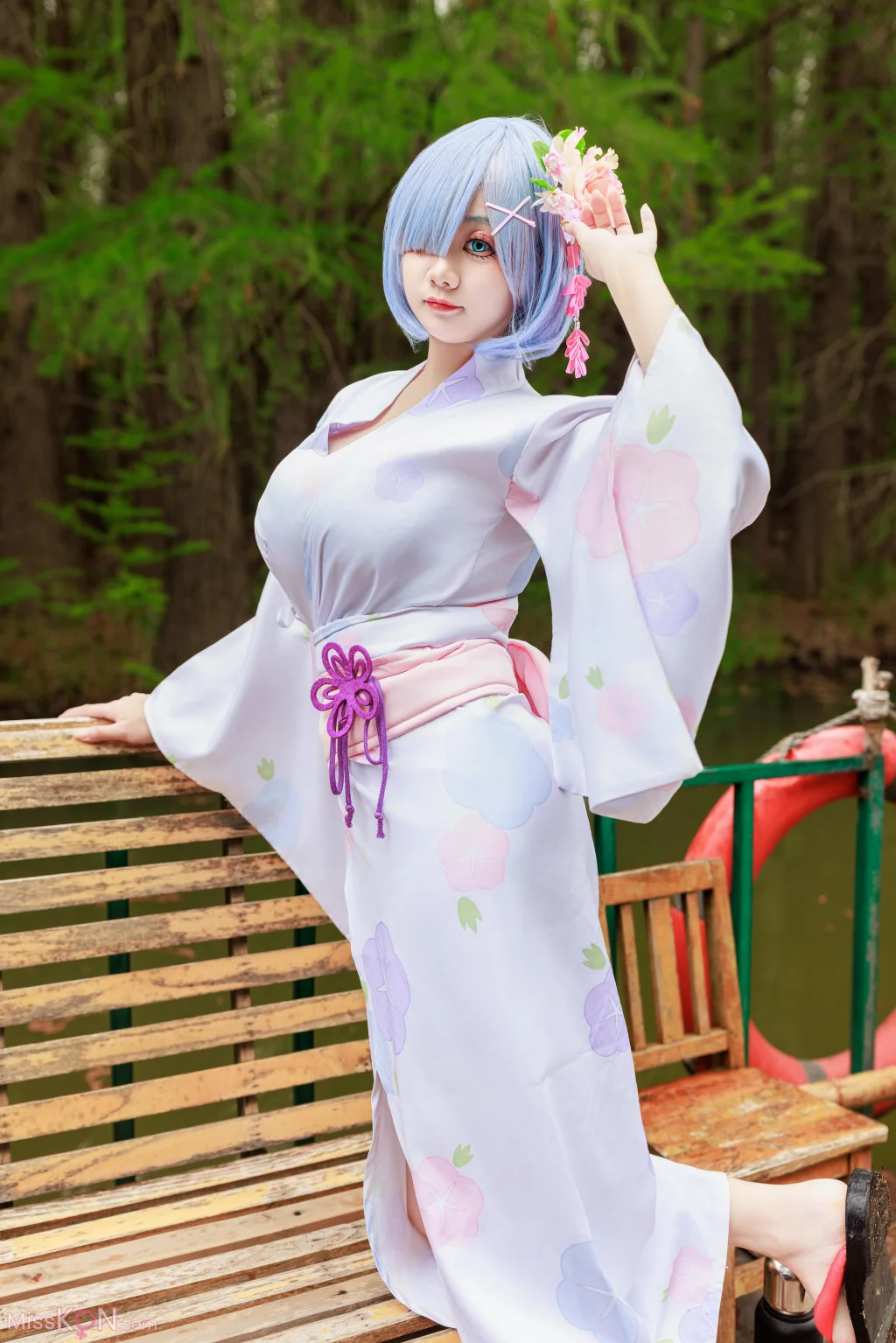 Coser@阿雪雪: 蕾姆和服 (19 photos)