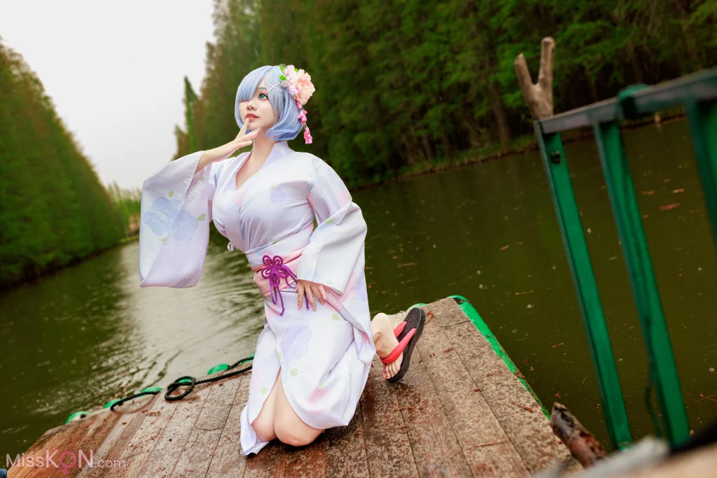 Coser@阿雪雪: 蕾姆和服 (19 photos)