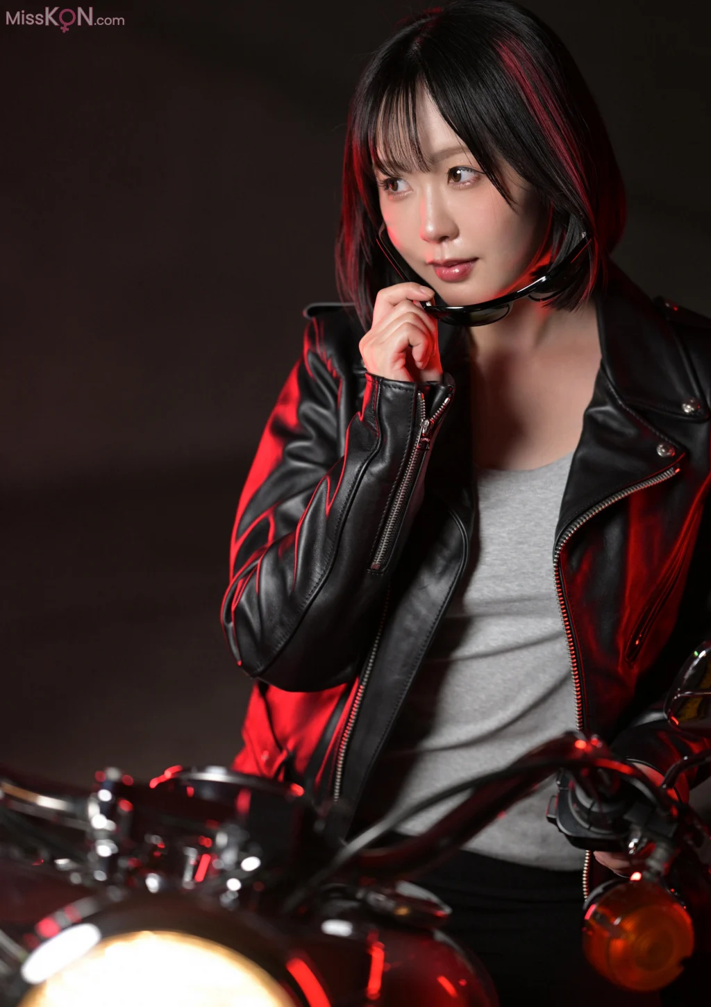 [JP] Yuki Yomichi (夜道雪):  アームズマガジンデジタル写真集 Arms MAGAZINE DIGITAL PHOTO BOOK 夜道雪 in GUN ACTION (45 photos)