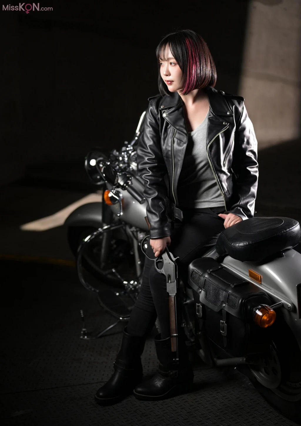 [JP] Yuki Yomichi (夜道雪):  アームズマガジンデジタル写真集 Arms MAGAZINE DIGITAL PHOTO BOOK 夜道雪 in GUN ACTION (45 photos)