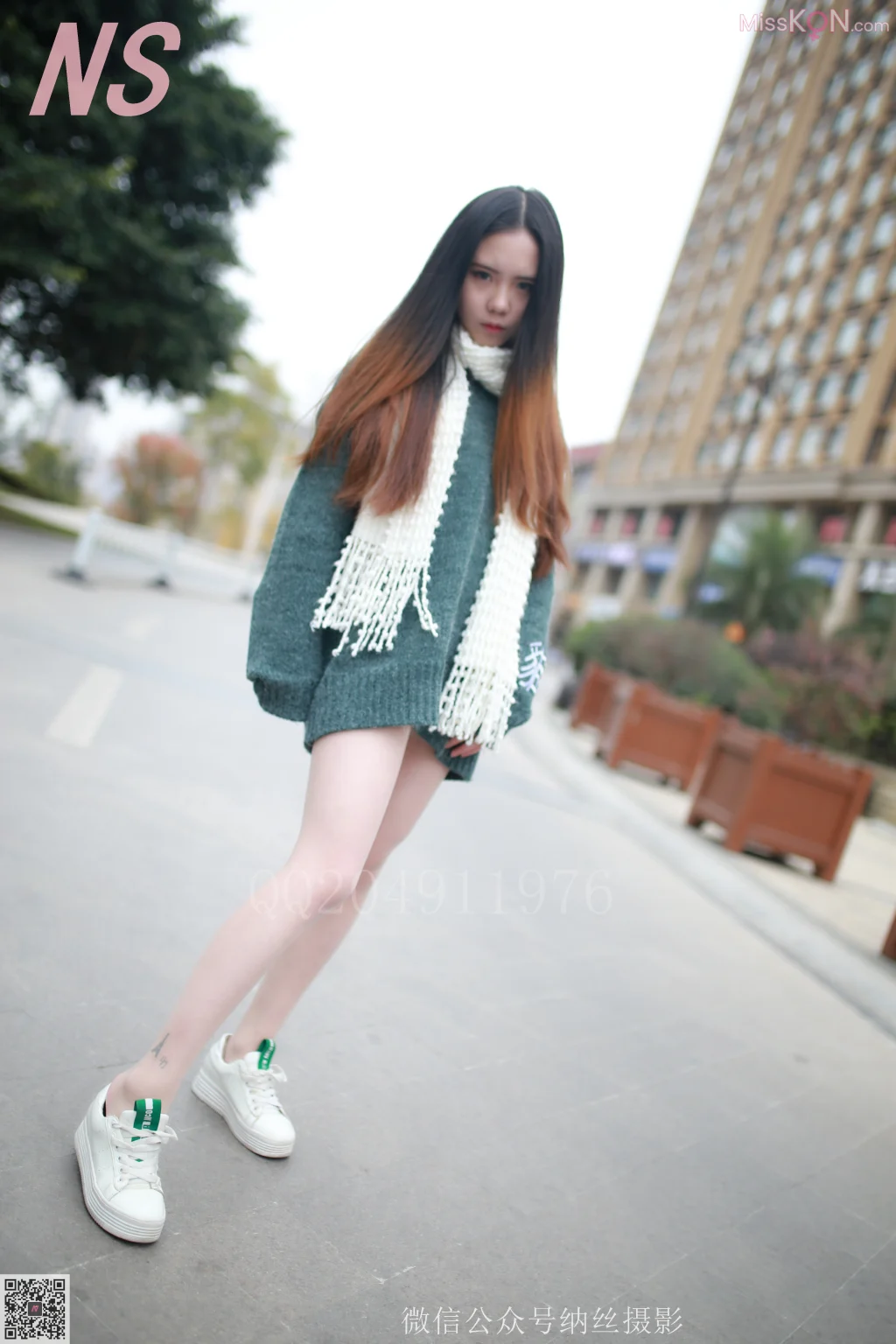 [NS纳丝摄影] No.082: 小师妹 撕丝袜的妹子 (98 photos)