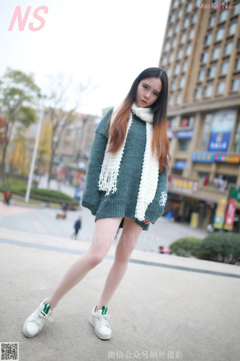 [NS纳丝摄影] No.082: 小师妹 撕丝袜的妹子 (98 photos)