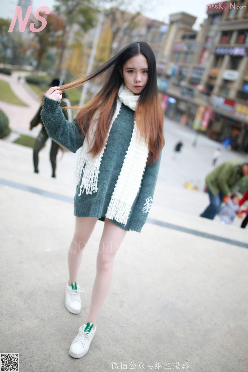 [NS纳丝摄影] No.082: 小师妹 撕丝袜的妹子 (98 photos)