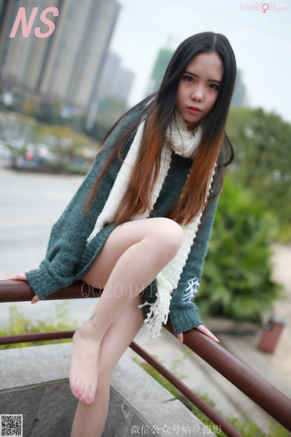 [NS纳丝摄影] No.082: 小师妹 撕丝袜的妹子 (98 photos) – Page 2