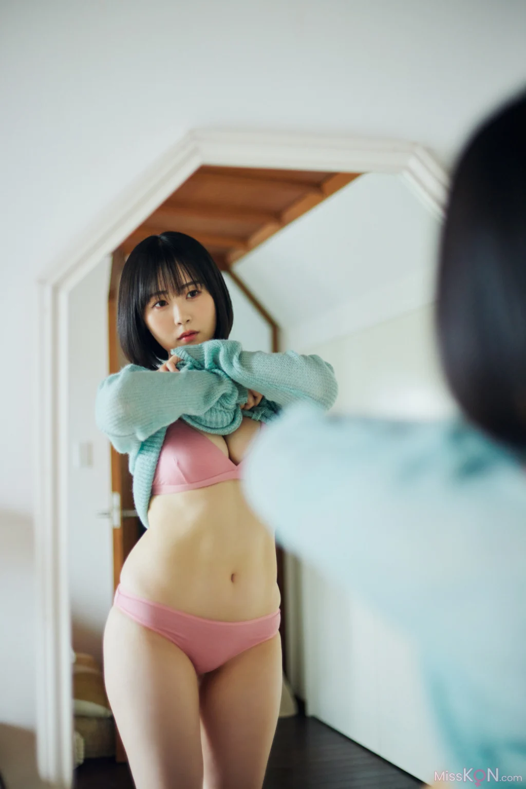 [JP] Yuki Yomichi (夜道雪): FRIDAYデジタル写真集 ぎゅーってしよ？ (192 photos)