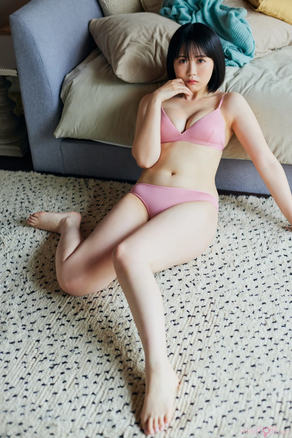 [JP] Yuki Yomichi (夜道雪): FRIDAYデジタル写真集 ぎゅーってしよ？ (192 photos)