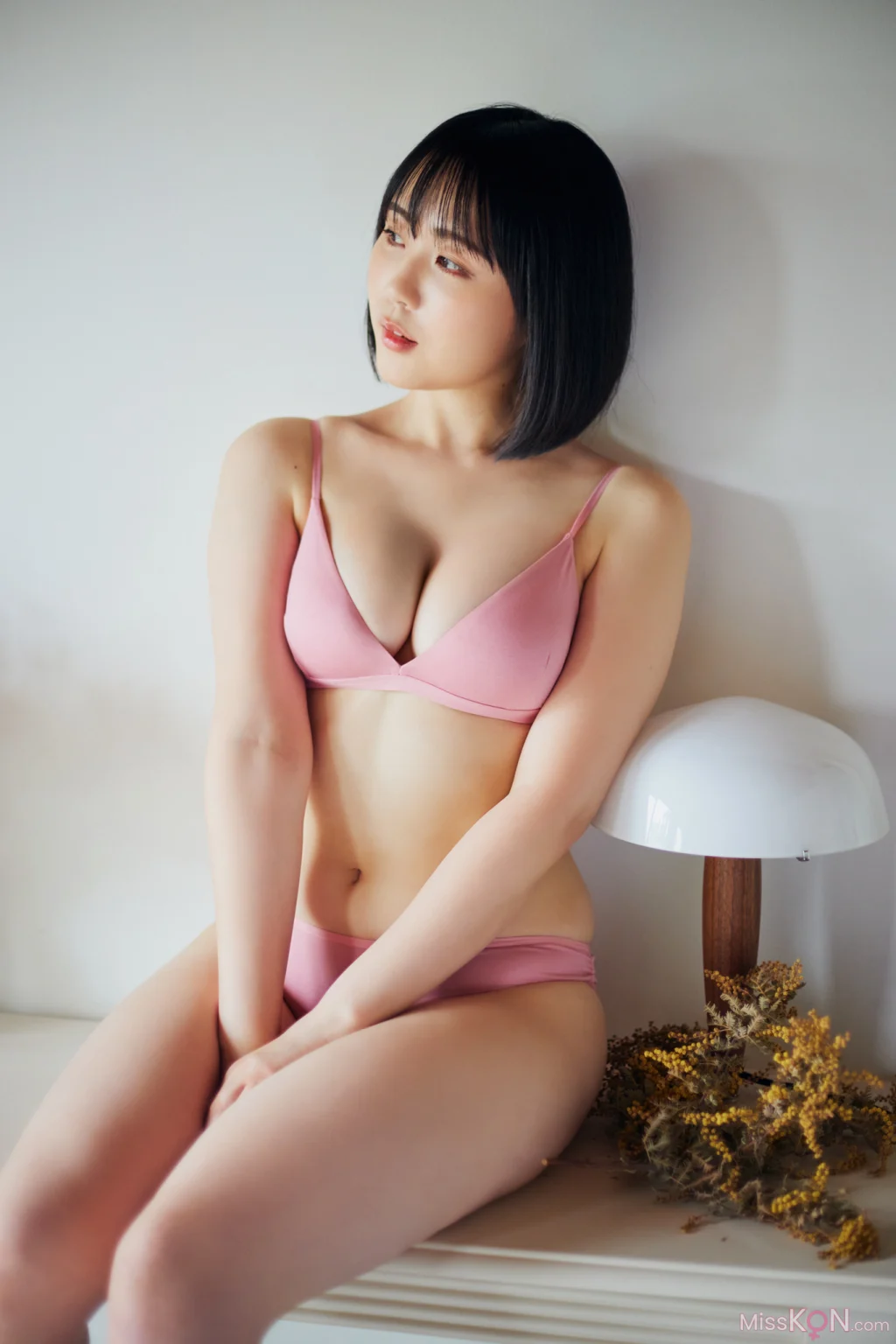 [JP] Yuki Yomichi (夜道雪): FRIDAYデジタル写真集 ぎゅーってしよ？ (192 photos) – Page 2